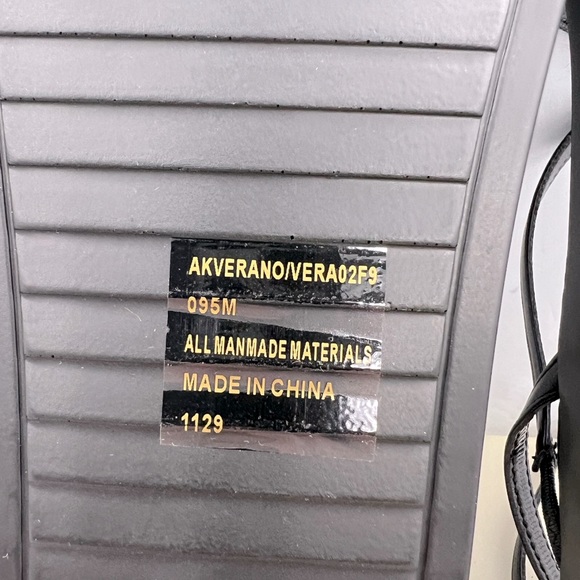 ANNE KLEIN BLACK PLATFORM STRAP SANDALS, INSOLE IS SUPER CUSHIONY, SIZE 9.5M - Picture 13 of 16